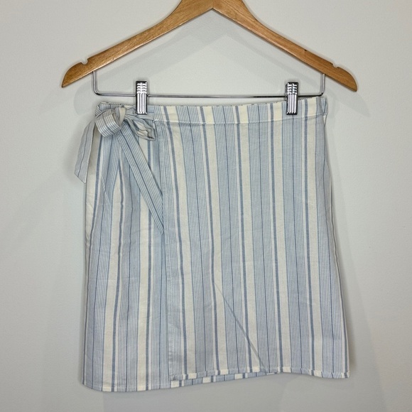 Tobi Blue and White Striped Print Wrap Mini Skirt (S) - Picture 4 of 9